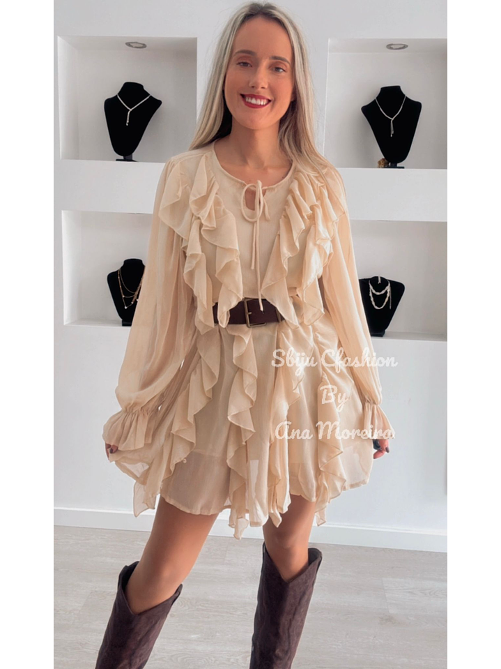 Vestido Curto com Folhos e Cinto 2