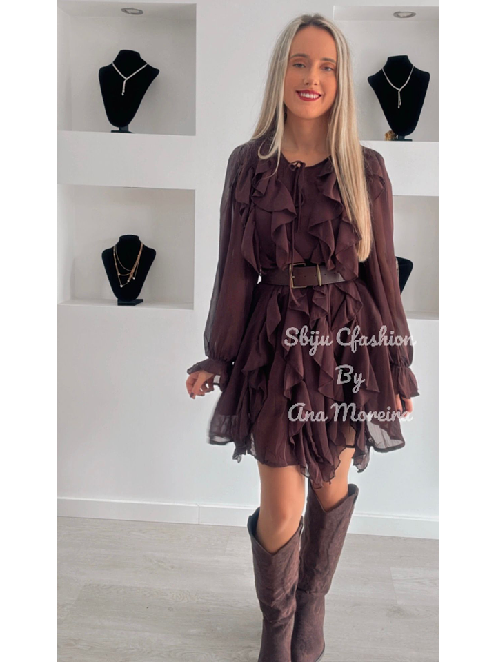 Vestido Curto com Folhos e Cinto 12