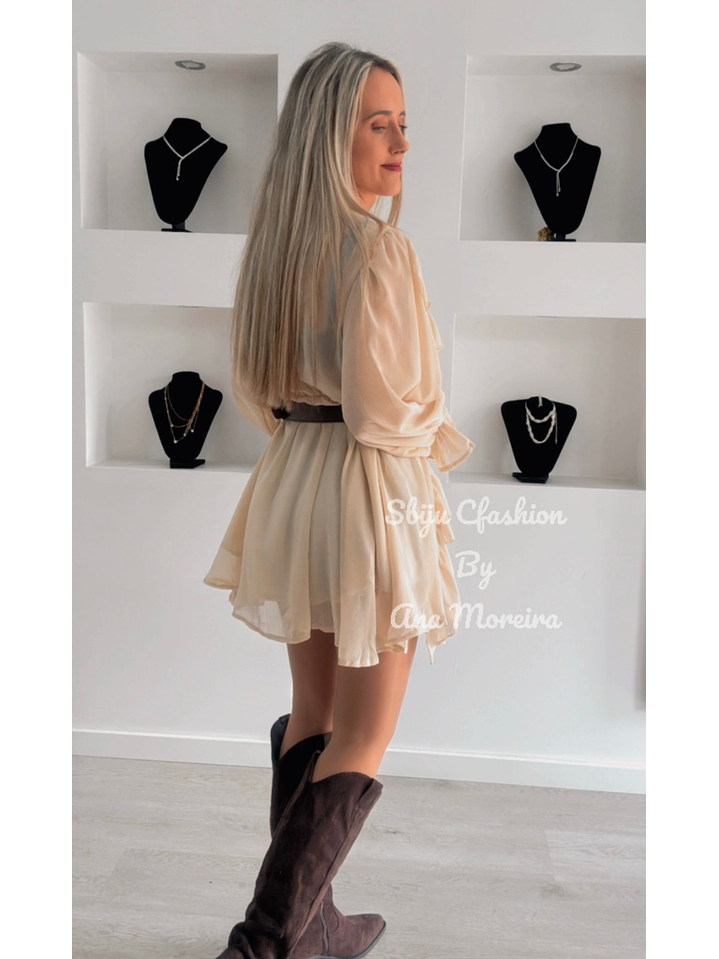 Vestido Curto com Folhos e Cinto 6