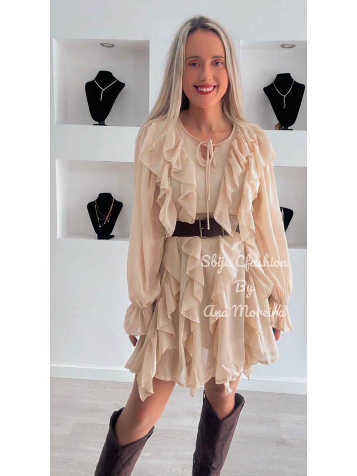 Vestido Curto com Folhos e Cinto 4