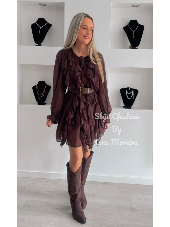 Vestido Curto com Folhos e Cinto 14