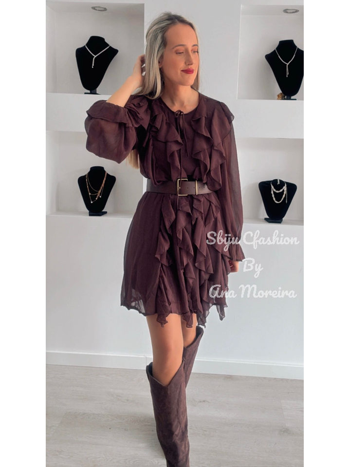 Vestido Curto com Folhos e Cinto 7