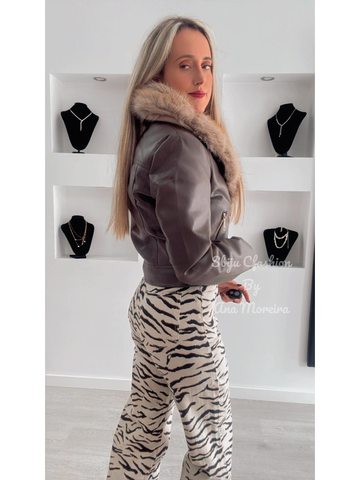 Casaca em Ecopele com Interior em Pêlo e Gola Removível 6