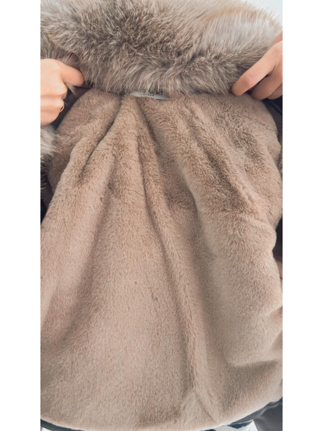 Casaca em Ecopele com Interior em Pêlo e Gola Removível 10