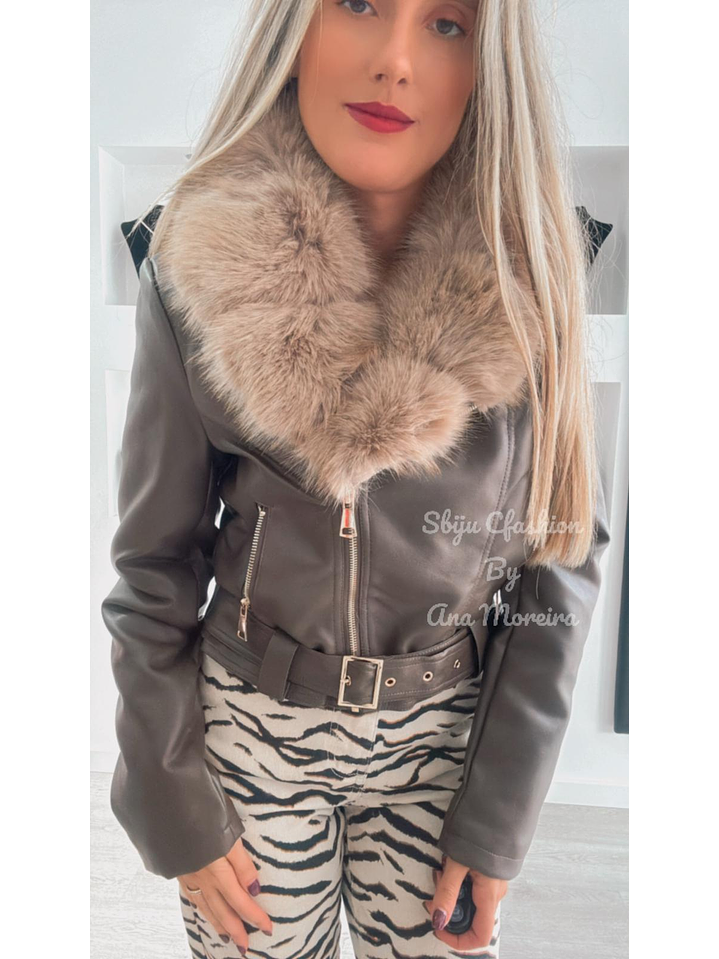 Casaca em Ecopele com Interior em Pêlo e Gola Removível 12