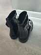 Botas Pretas com Detalhes Metálicos - Thumbnail 2
