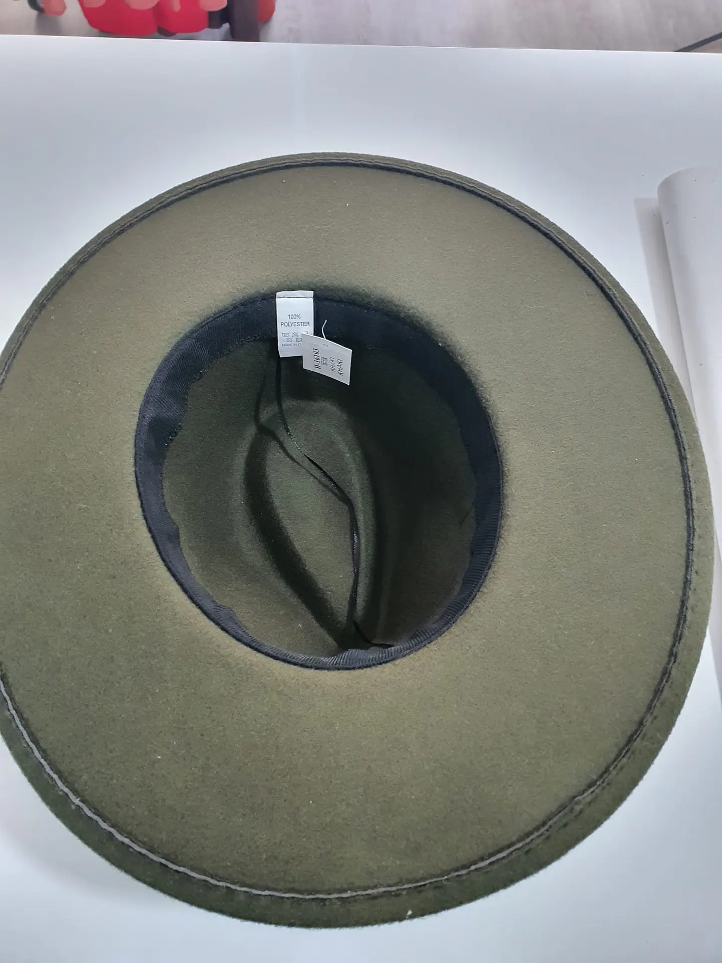 Chapéu em Lã com Detalhe de Corrente 6