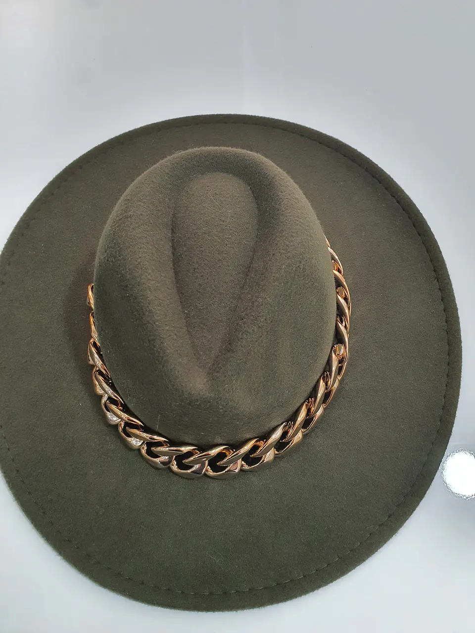 Chapéu em Lã com Detalhe de Corrente 4