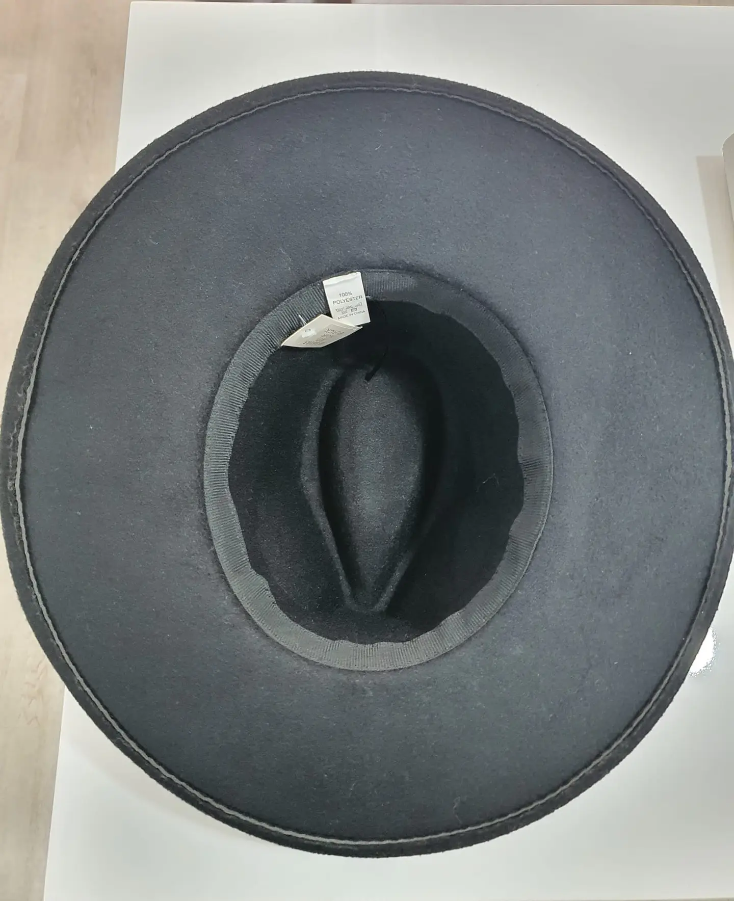 Chapéu em Lã com Detalhe de Corrente 9