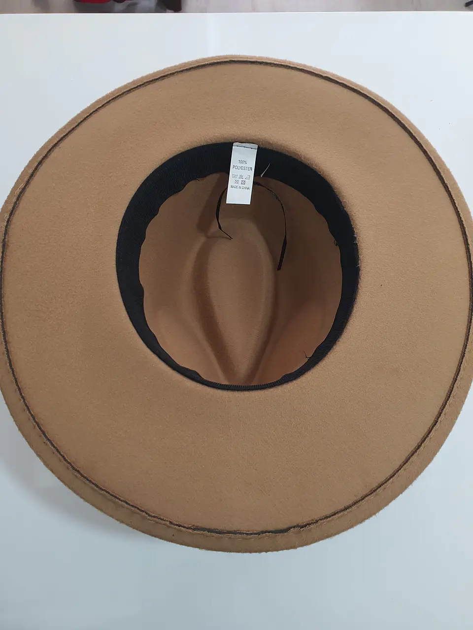 Chapéu em Lã com Aplicação Decorativa 3