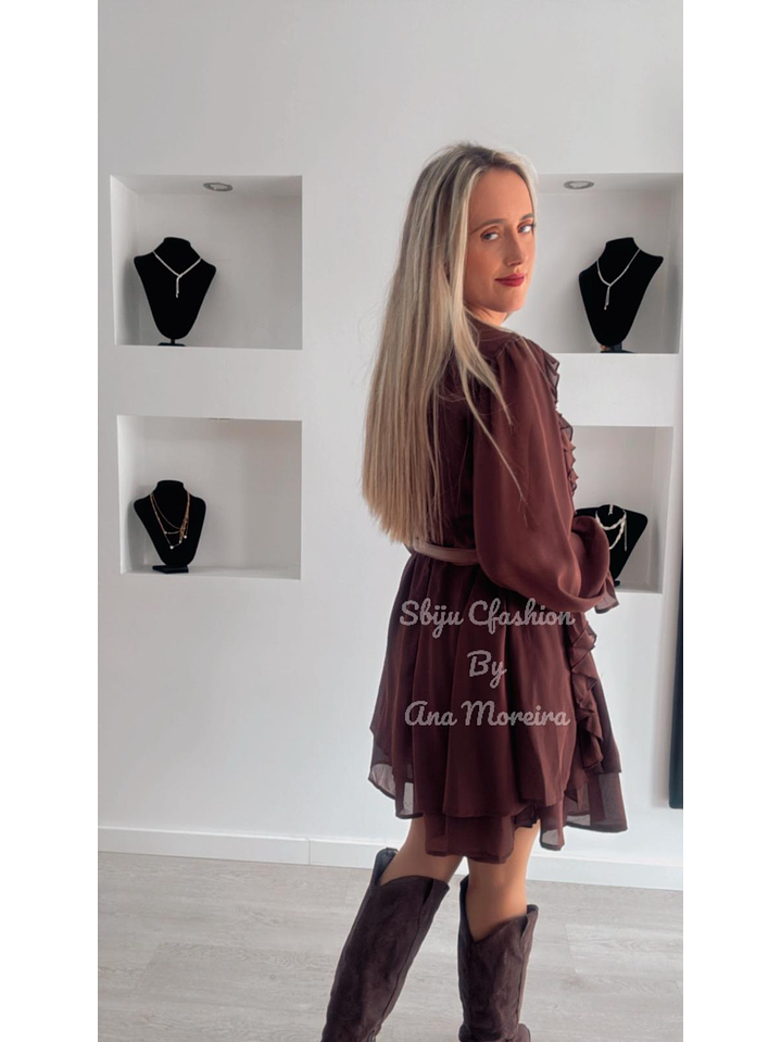 Vestido com Folhos e Manga Larga 10