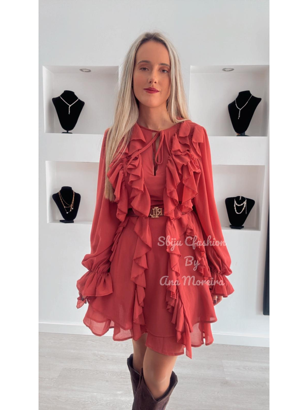 Vestido com Folhos e Manga Larga 5