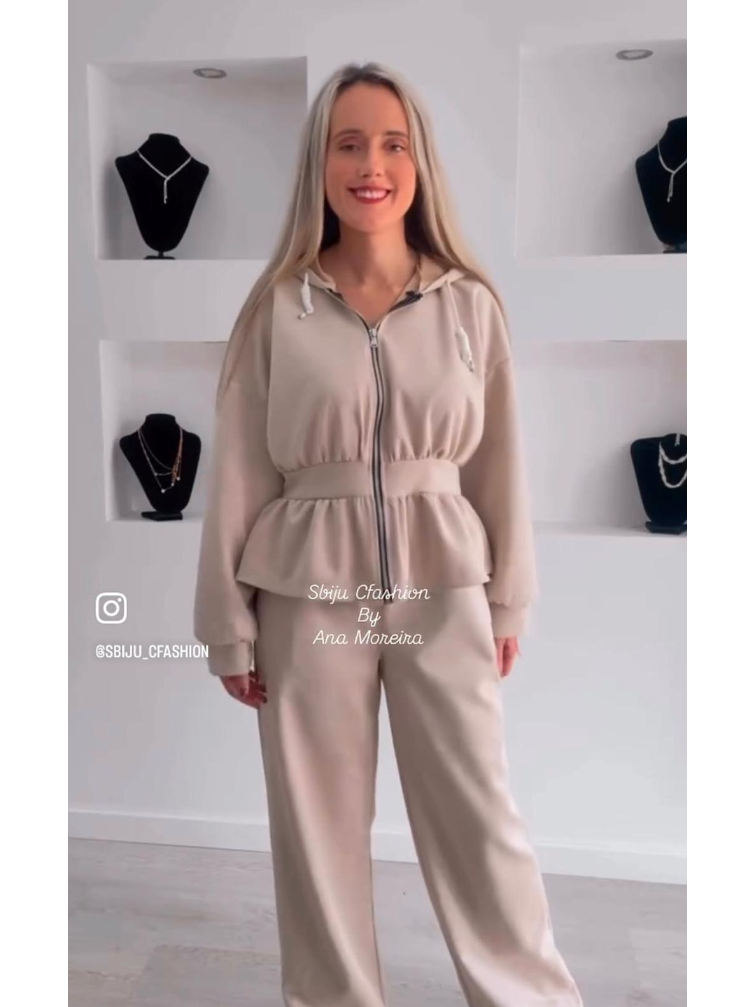 Fato de Treino com Folho em Pele de Pêssego 1