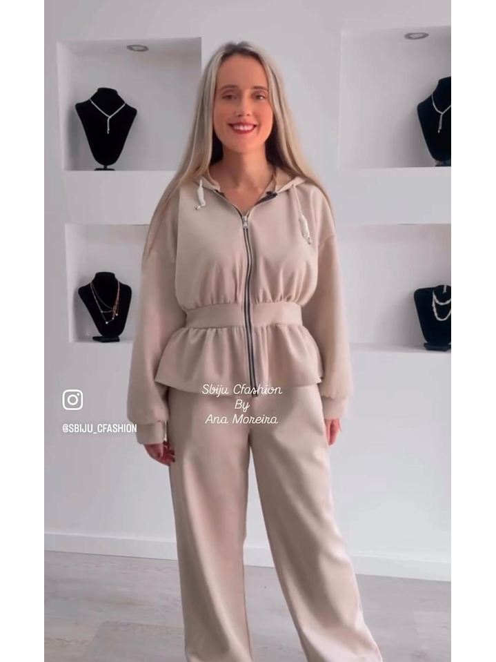 Fato de Treino com Folho em Pele de Pêssego 1