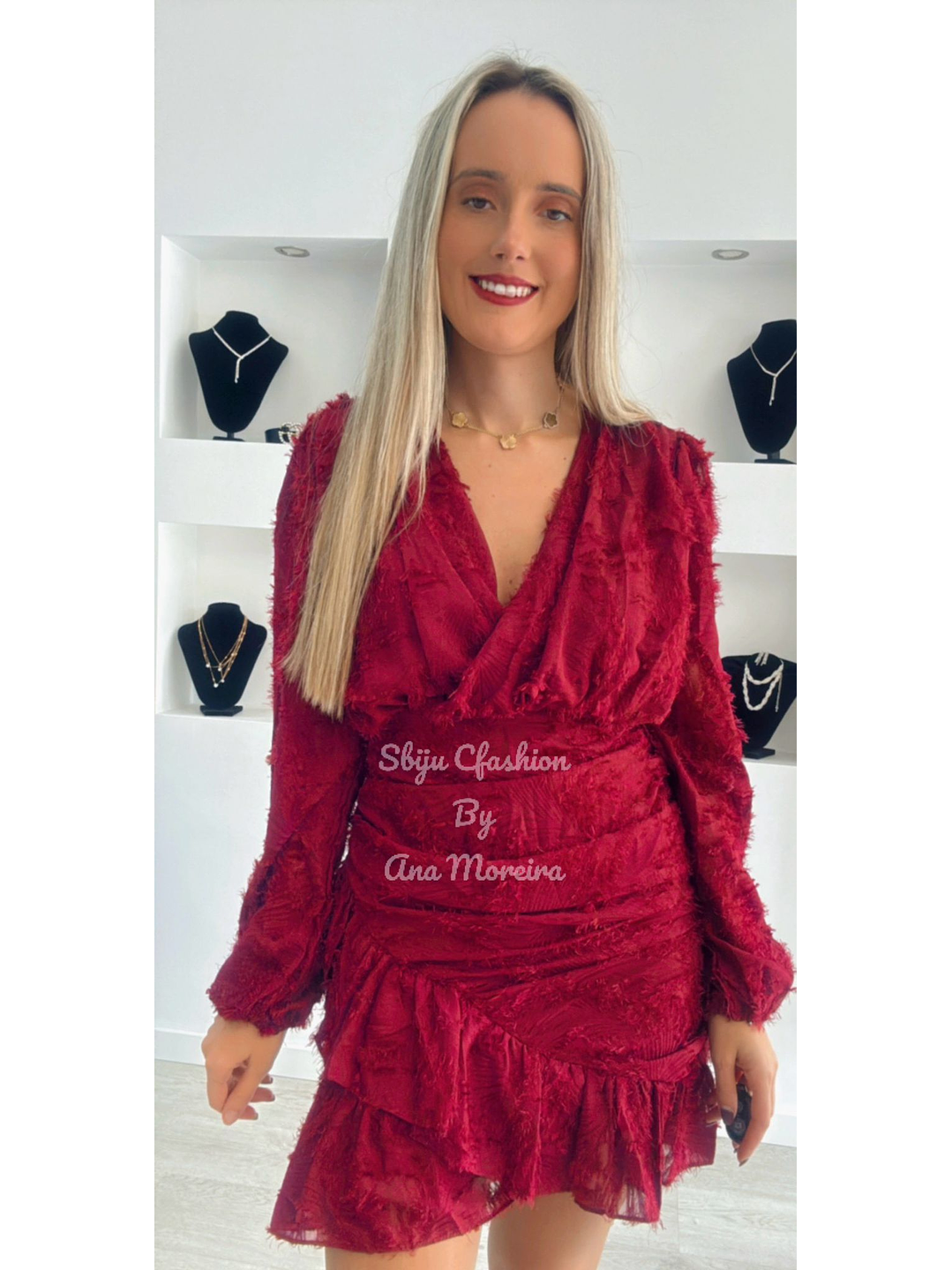 Vestido com Folho e Relevo 8