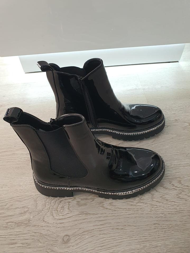 Botas com Brilhantes na Sola 4