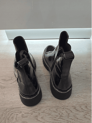 Botas com Brilhantes na Sola