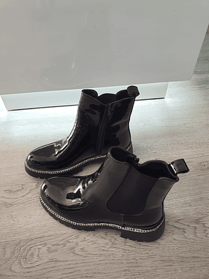 Botas com Brilhantes na Sola