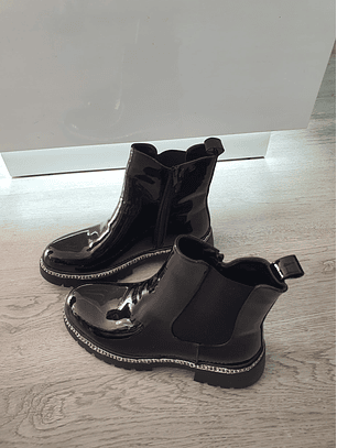 Botas com Brilhantes na Sola