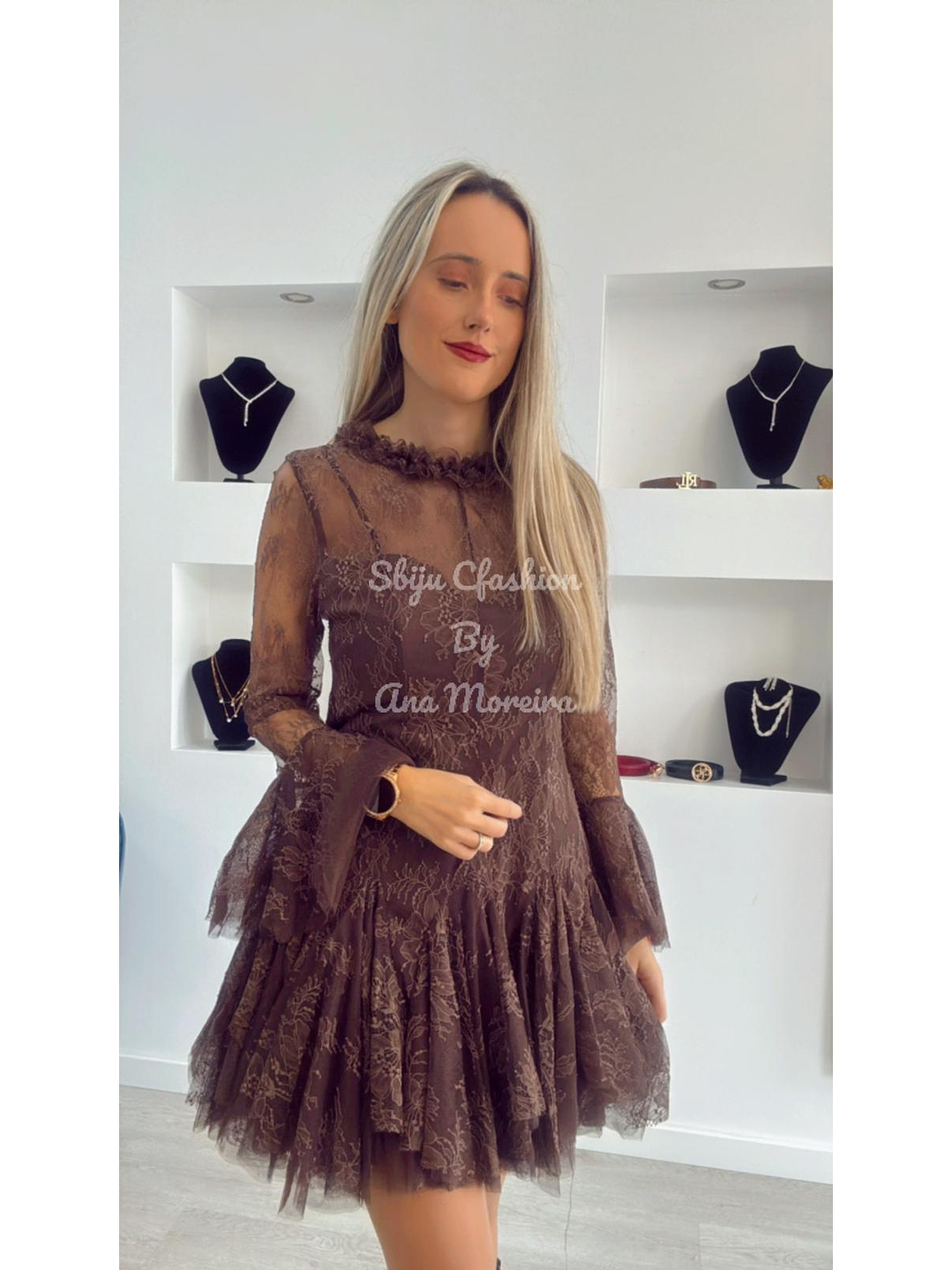 Vestido Rodado em Renda Forrado 6