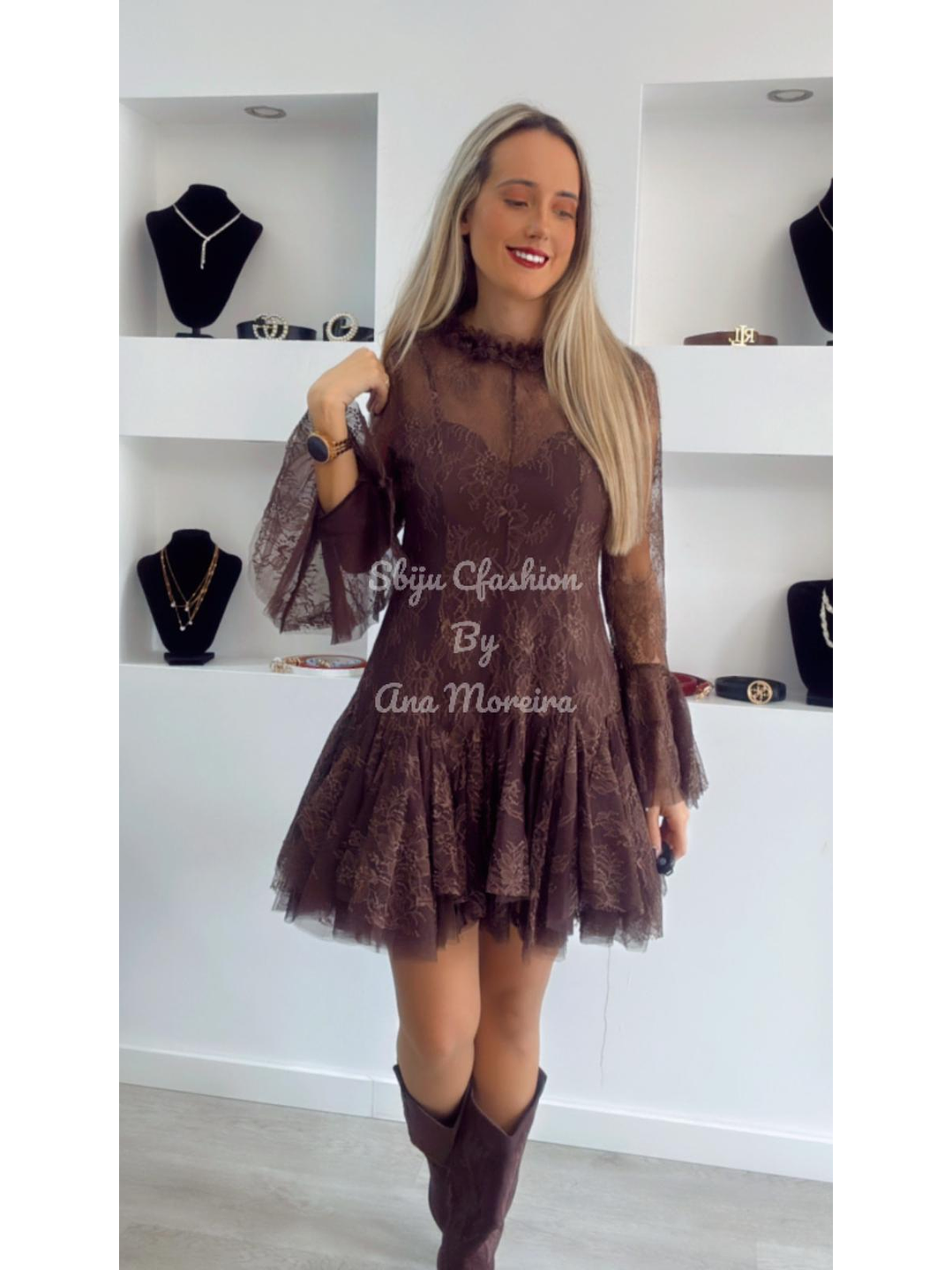 Vestido Rodado em Renda Forrado 1