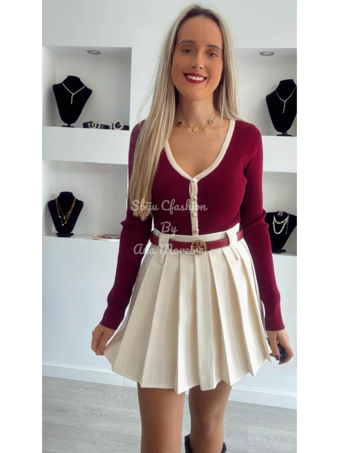 Body em Malha com Botões e Decote - TU 4