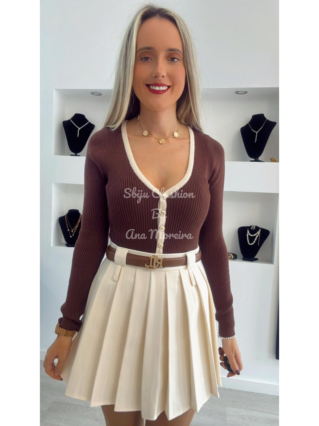 Body em Malha com Botões e Decote - TU 6