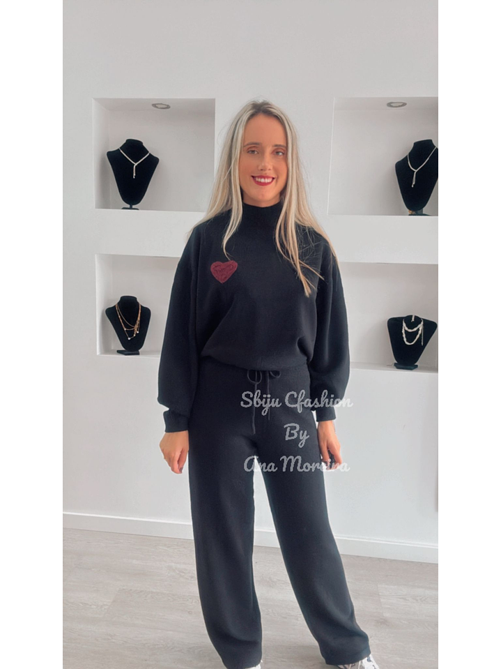 Fato de Treino em Malha com Gola e Detalhe de Coração - TU 9