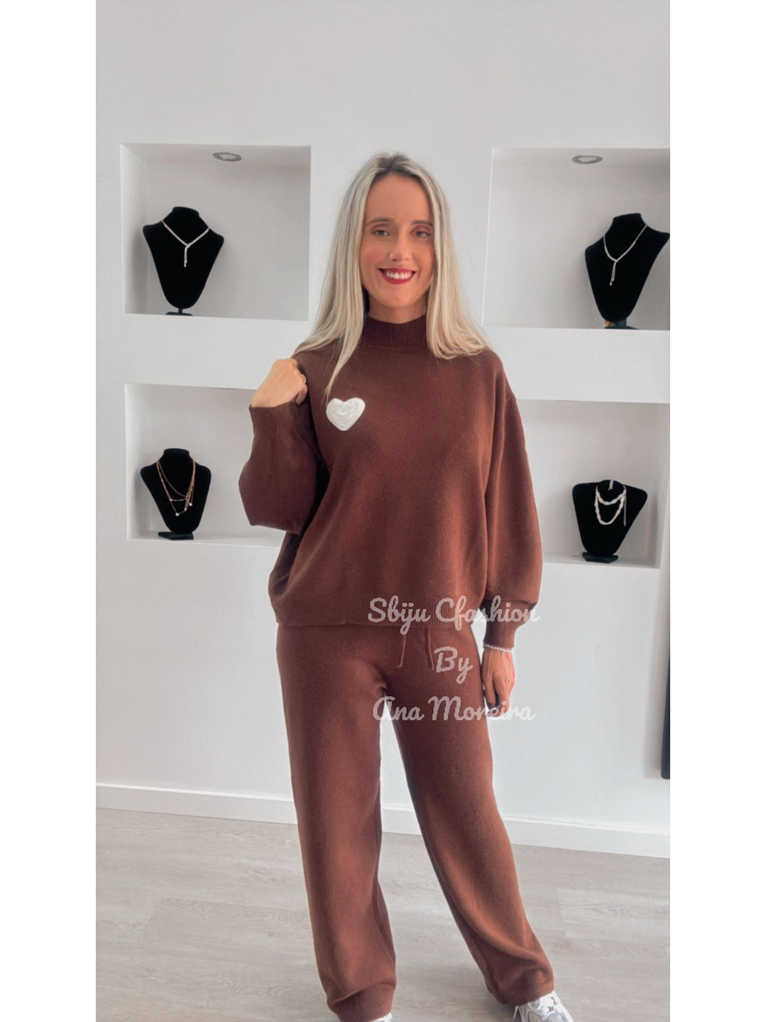 Fato de Treino em Malha com Gola e Detalhe de Coração - TU 1