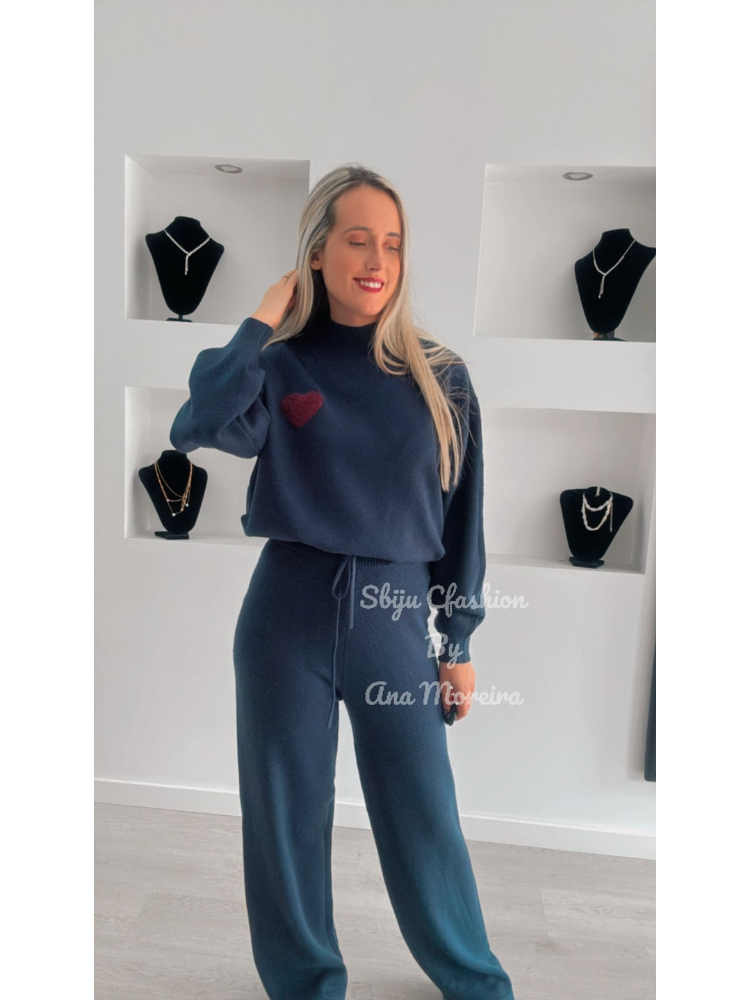 Fato de Treino em Malha com Gola e Detalhe de Coração - TU 16