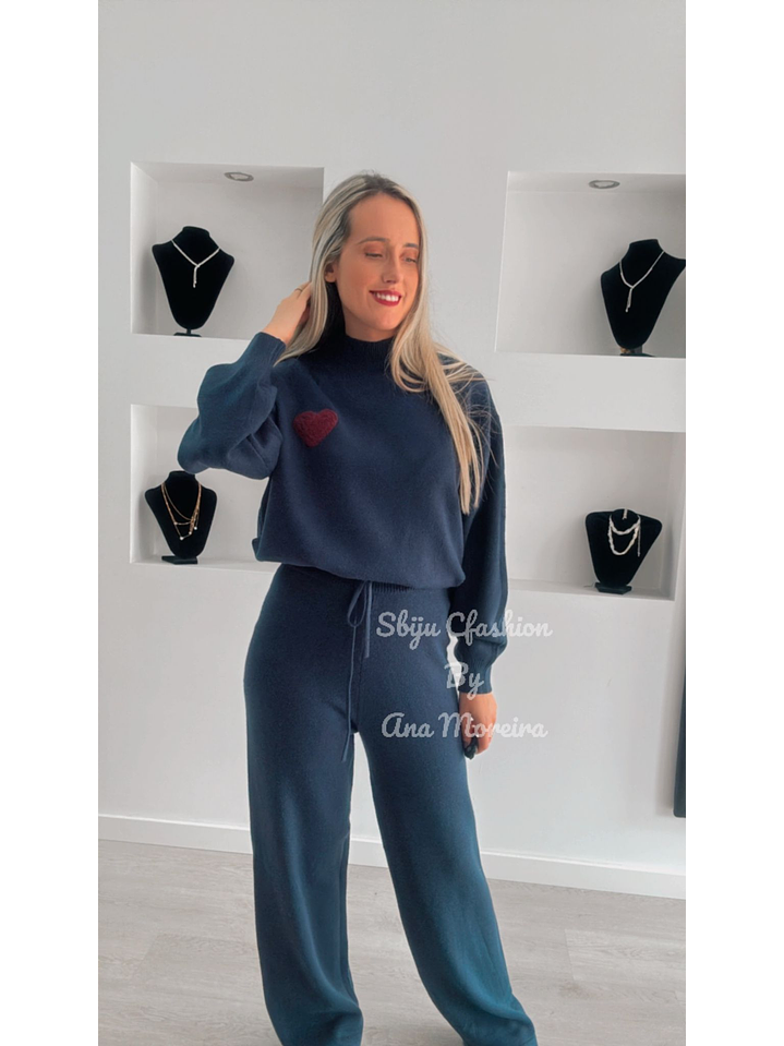 Fato de Treino em Malha com Gola e Detalhe de Coração - TU 16