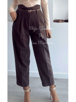 Calça em Fazenda de Cinta Alta com Cinto