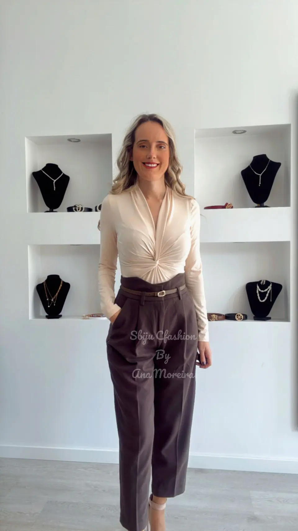 Calça em Fazenda de Cinta Alta com Cinto - XL 5