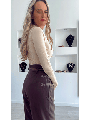 Calça em Fazenda de Cinta Alta com Cinto