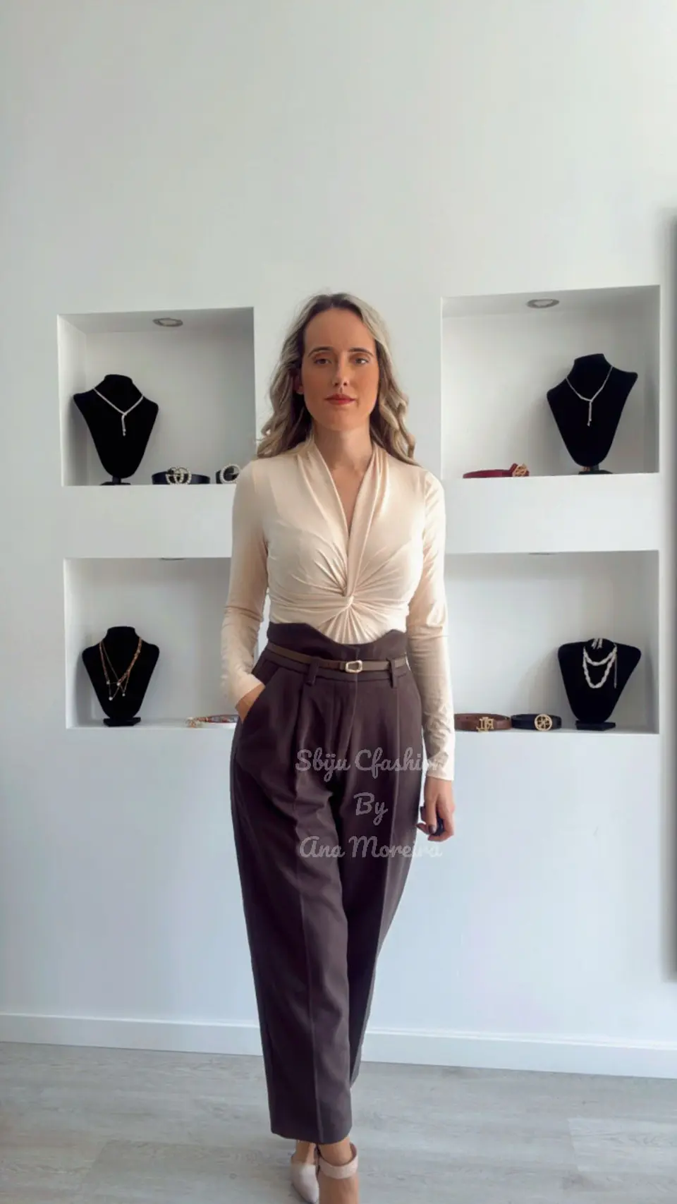 Calça em Fazenda de Cinta Alta com Cinto - XL 8