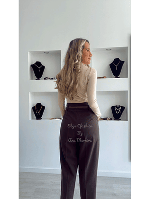 Calça em Fazenda de Cinta Alta com Cinto