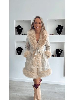 Casaco Comprido em Ecopele com Pelo