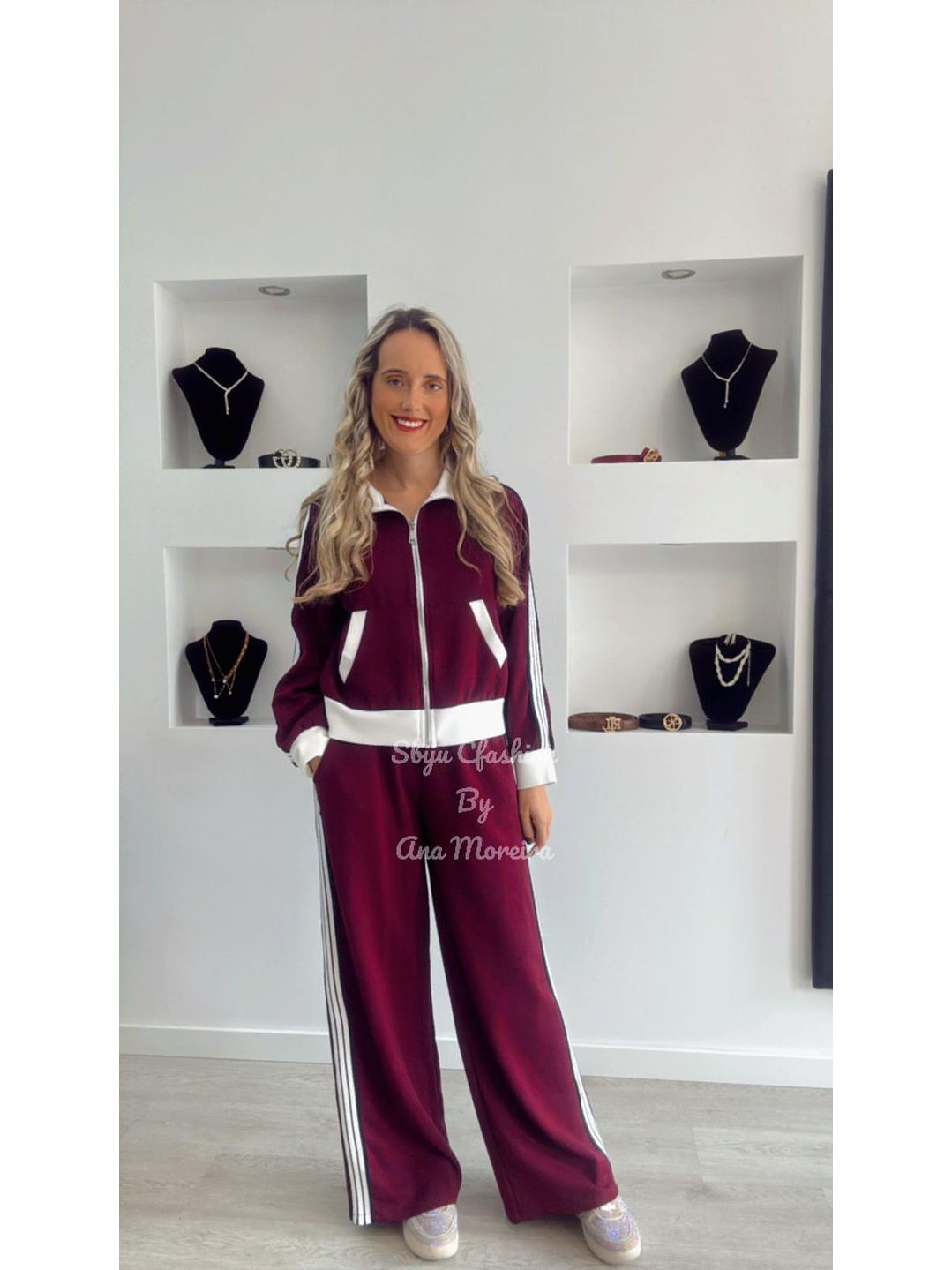 Fato de Treino com Riscas Brancas – TU 1