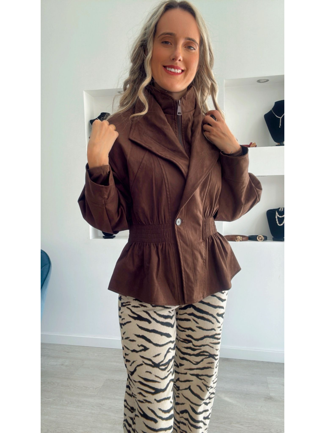 Casaco em Pele de Pêssego com Elástico na Cinta 1