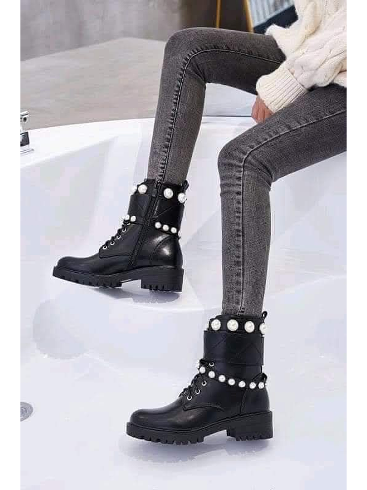 Bota Militar em Ecopele com Pérolas  1