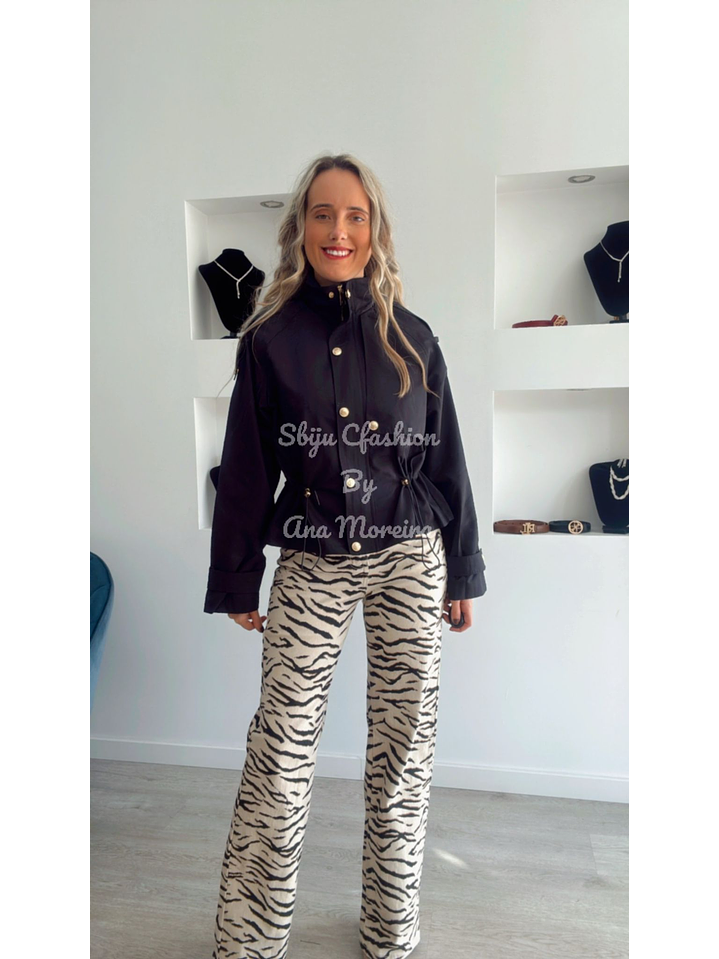 Parka Curta Ajustável na Cinta 7