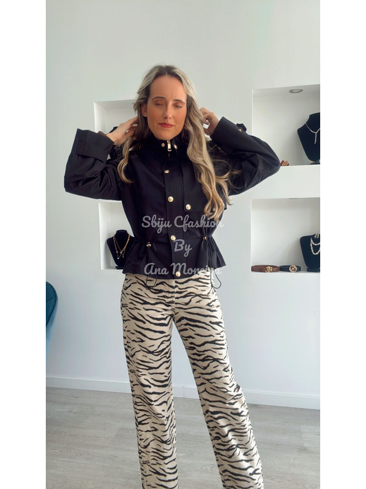 Parka Curta Ajustável na Cinta 3