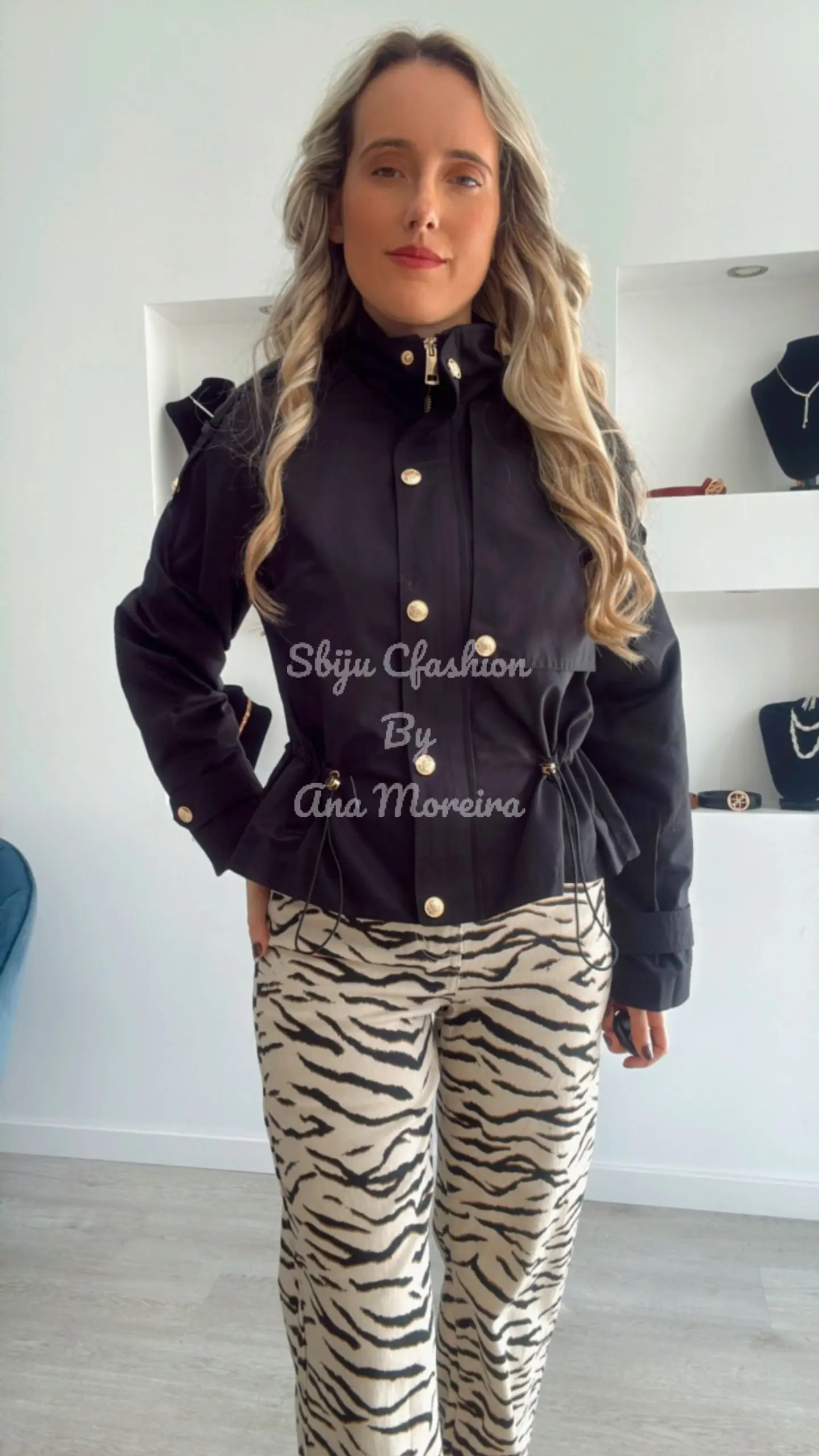 Parka Curta Ajustável na Cinta 6