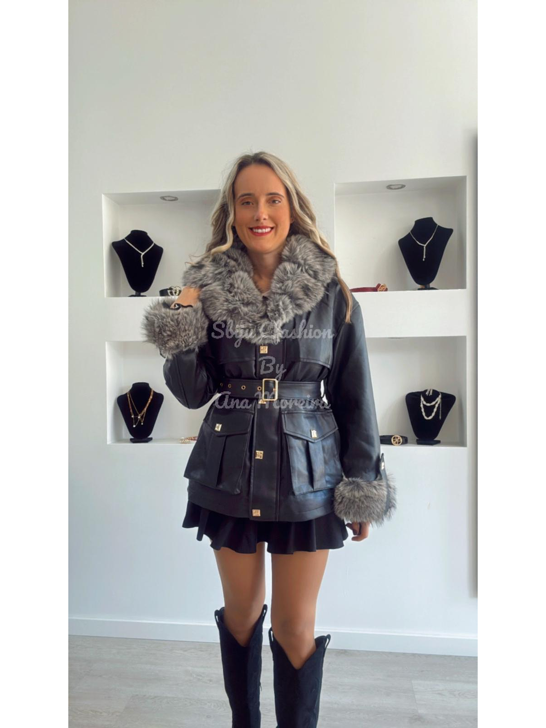 Casaco Preto em Ecopele com Pelo Removível 2