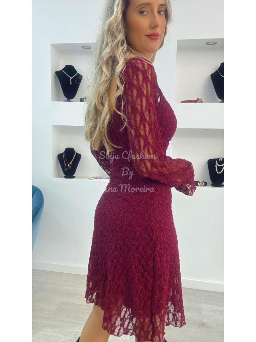 Vestido em renda solto com forro - TU 2
