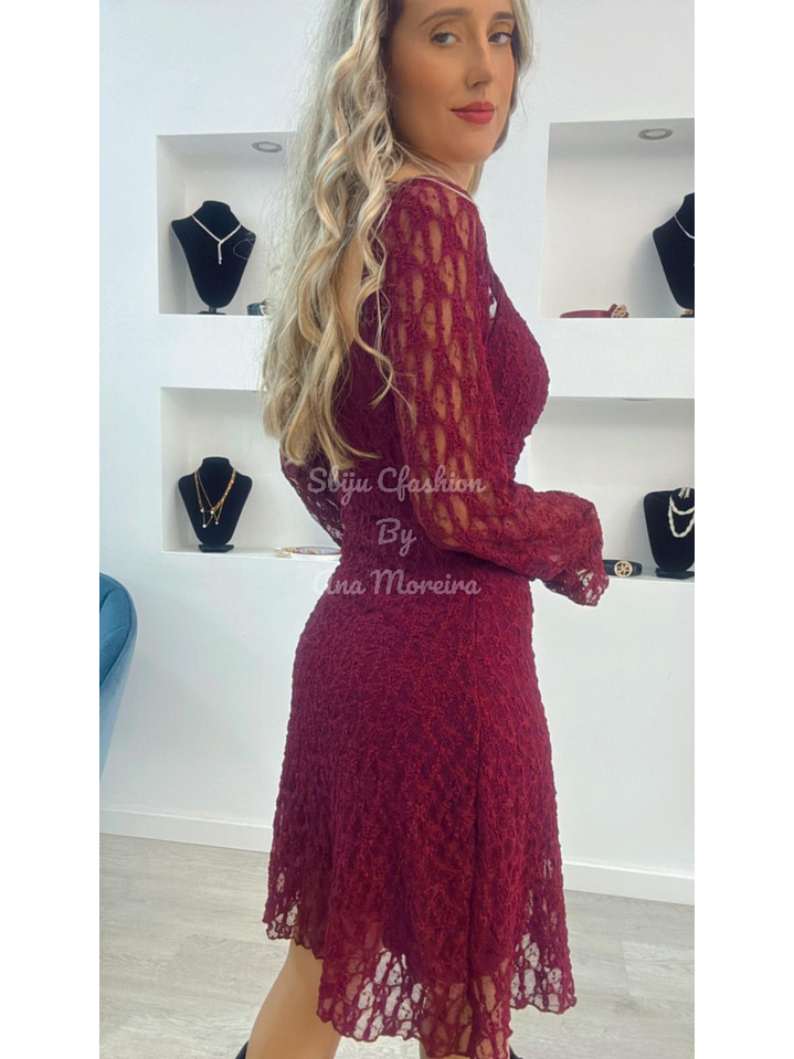 Vestido em renda solto com forro - TU 2