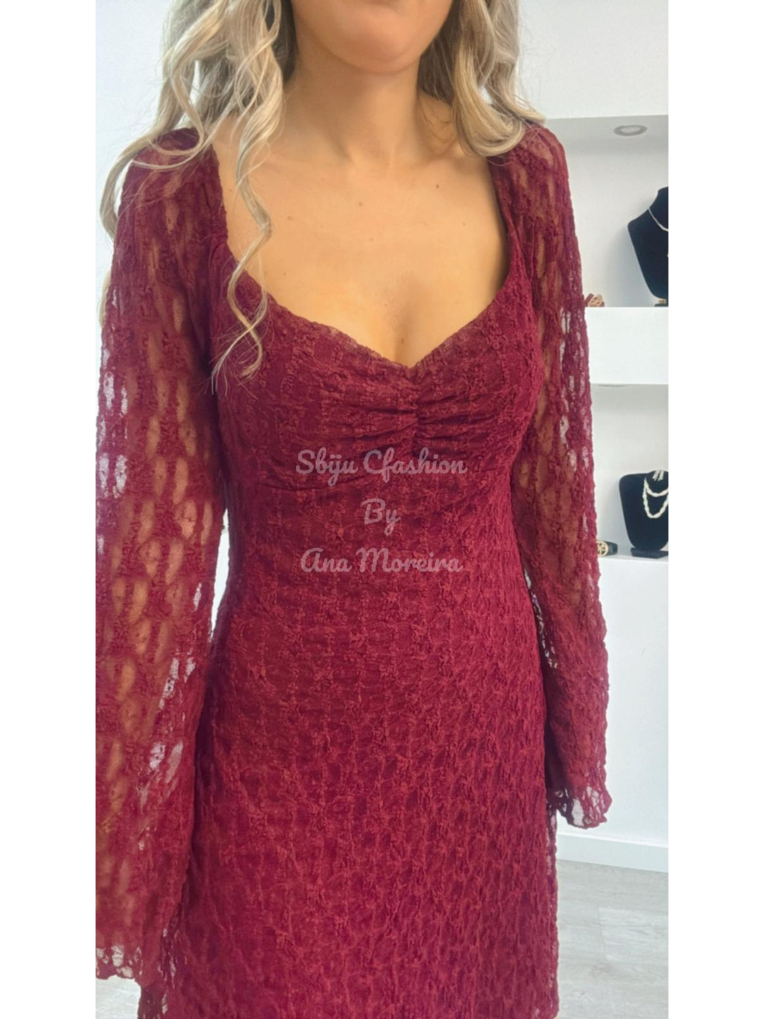 Vestido em renda solto com forro - TU 5