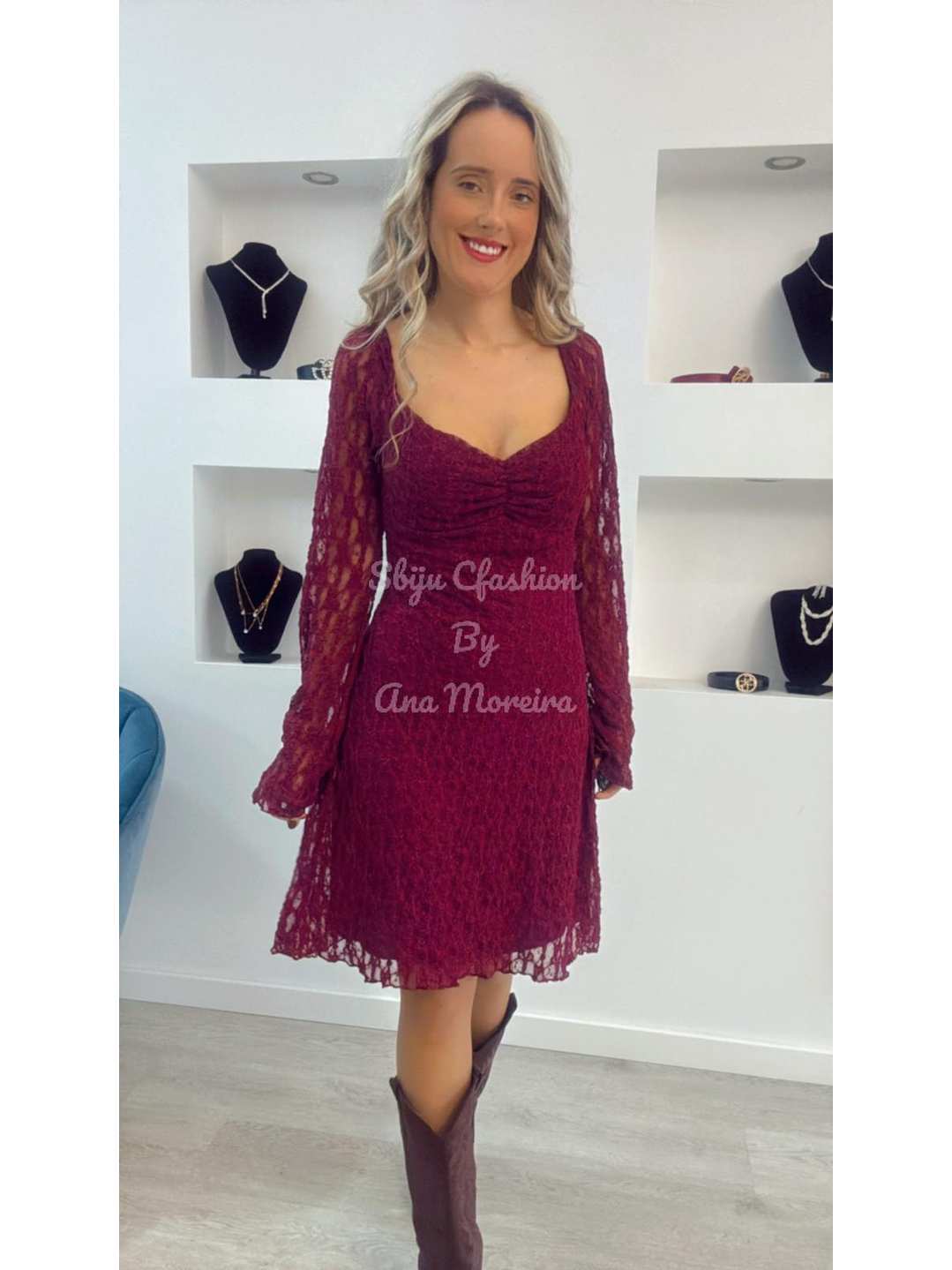 Vestido em renda solto com forro - TU 1