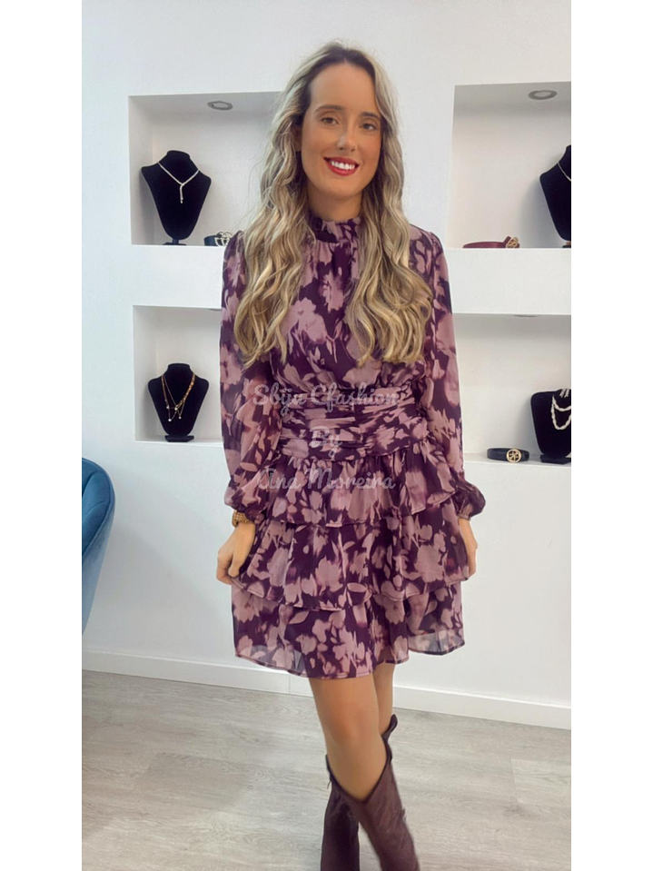 Vestido de folhos com estampado rosa 8