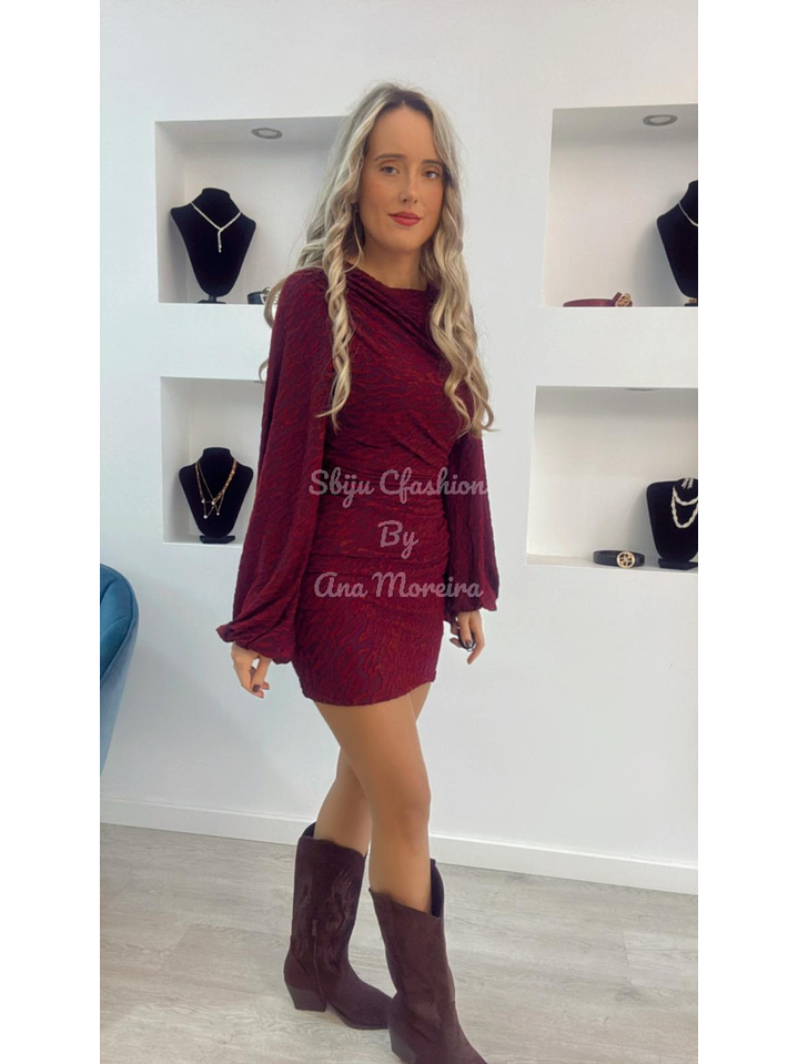 Vestido justo com manga balão 4